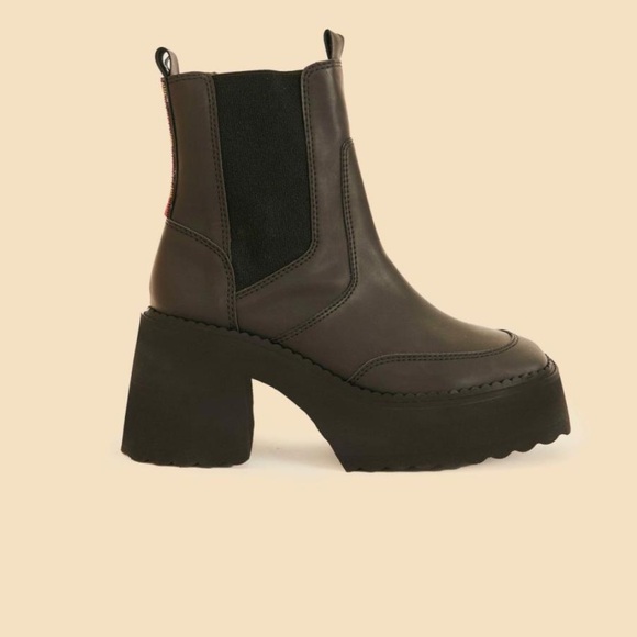 FARM RIO Black Chelsea Leather Boots Size 8.5 - Picture 5 of 8